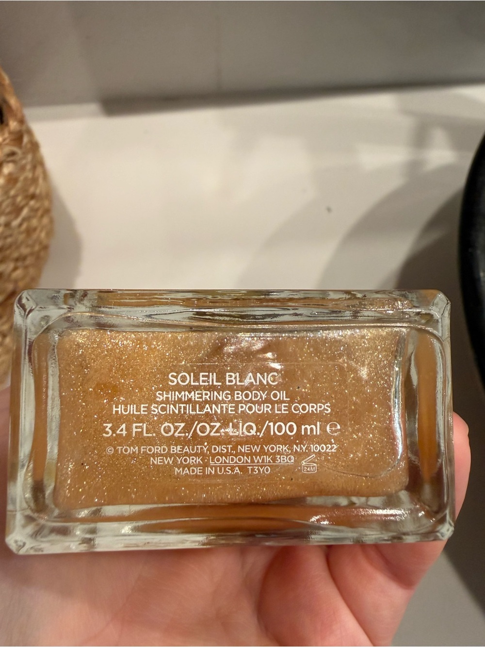 Tom Ford Soleil Blanc Shimmering Body Oil - Gold Shimmer - Picture 3 of 3